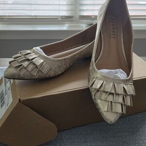 Journee Collection Women's Gold Flats
